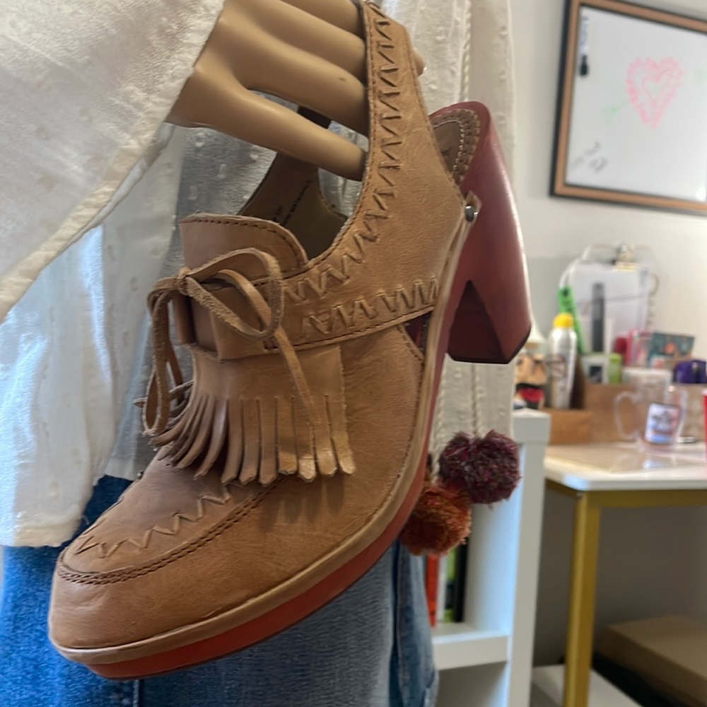 *not for sale* Size 9 Latigo Brown Clogs